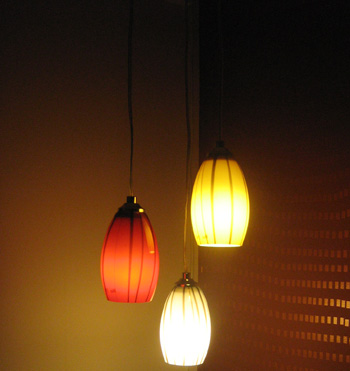 tre lampor i gästrummet