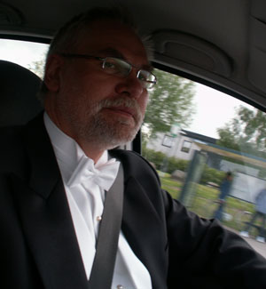 Bilkörning i frack