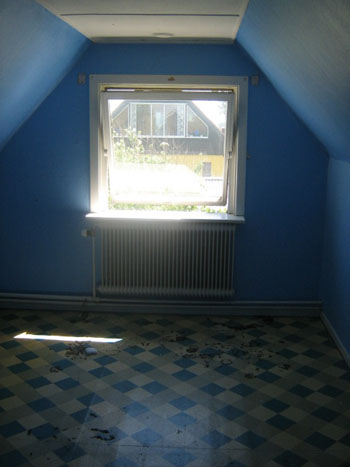 Rummet när två lager golv tagits bort. Innan den stora renoveringen.