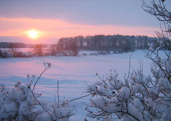 Solen tittar fram för första gången efter flera dagars snö